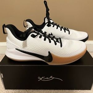 Size 10 - Nike Mamba Focus White Black -Gum Light Brown 2019